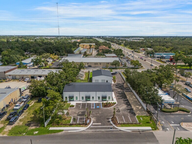 More Photos Of 124 Houle Ave, Sarasota Freestanding For Sale