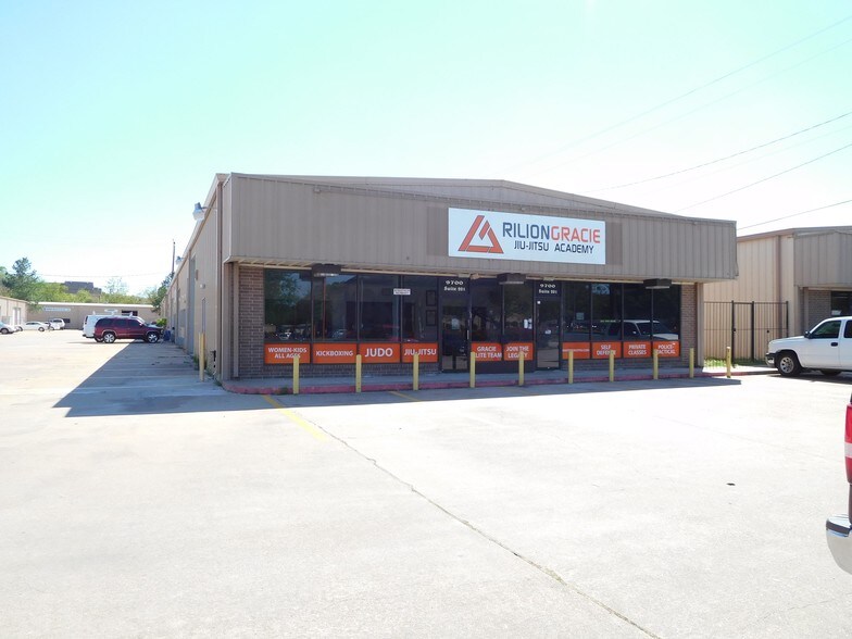 More Photos Of 9700 Almeda Genoa Rd, Houston Flex For Lease