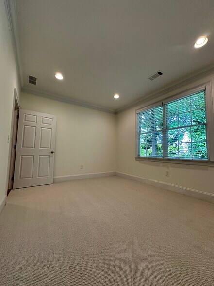 More Photos Of 2255 Sewell Mill Rd NE, Marietta Office For Lease
