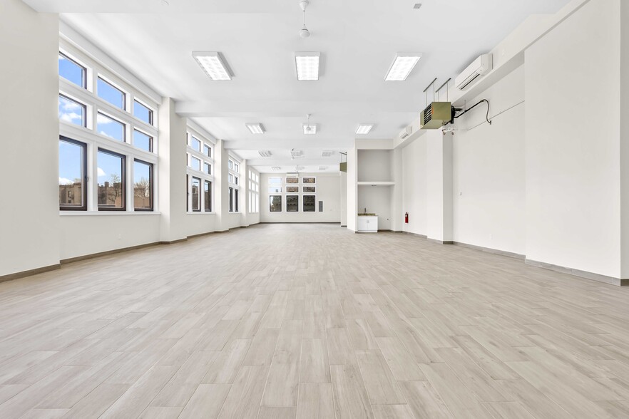 More Photos Of 405-407 Gates Ave, Brooklyn Loft Creative Space For Lease