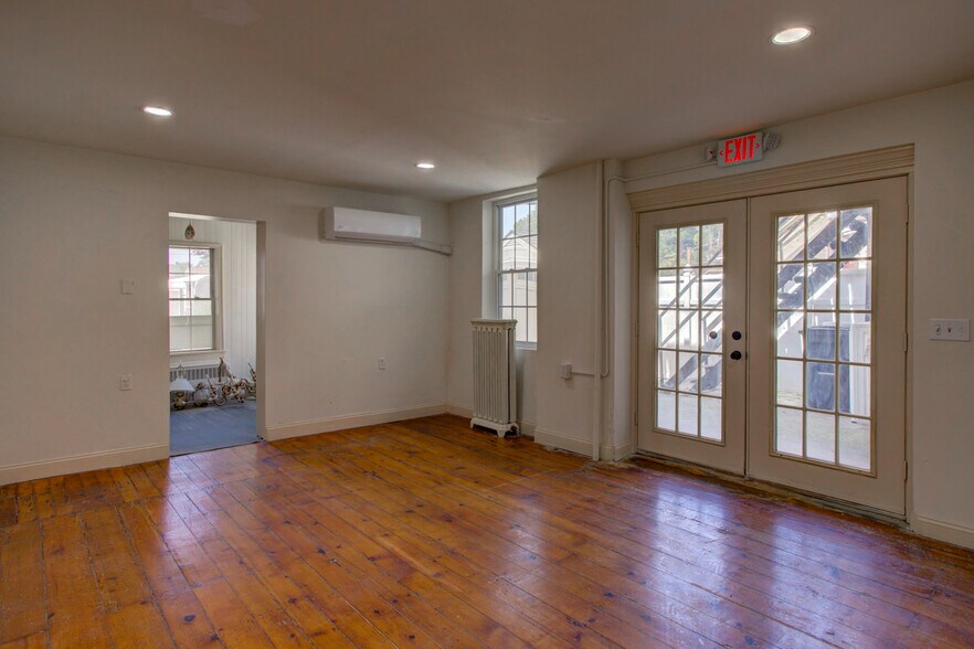 More Photos Of 515 Locust St, Columbia Storefront Retail Office For Lease