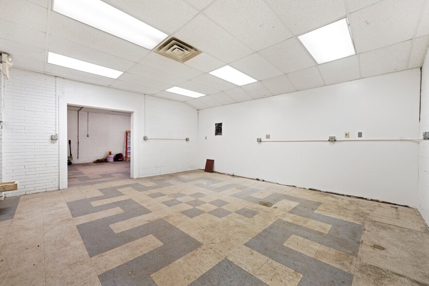 More Photos Of 4651 W 130th St, Cleveland Warehouse For Sale