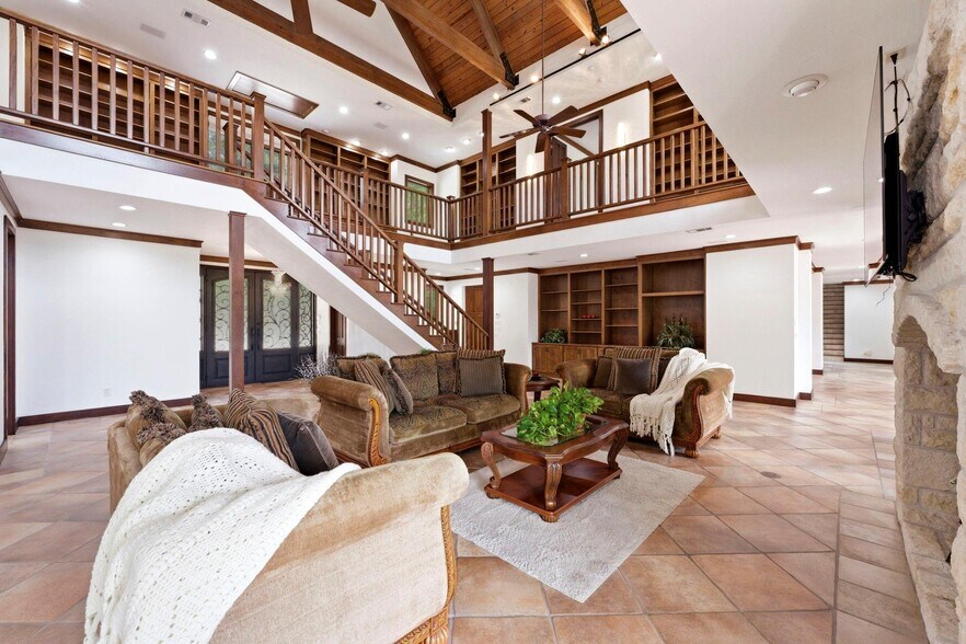 More Photos Of 43 Pool Rd, Richards Specialty For Sale