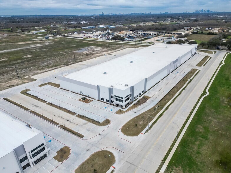 More Photos Of 13930 Journey Rd, Houston Warehouse For Sale