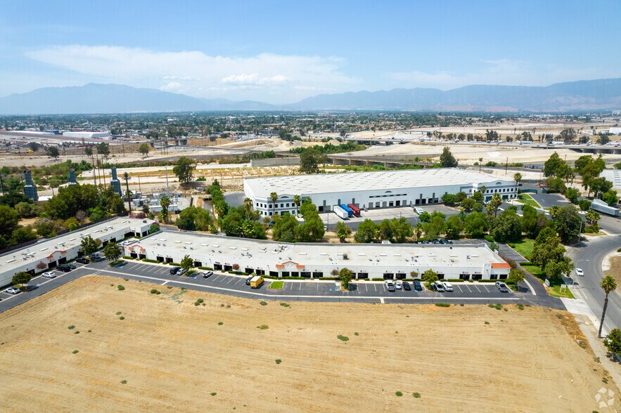 More Photos Of 671 E Cooley Dr, Colton Unknown For Lease