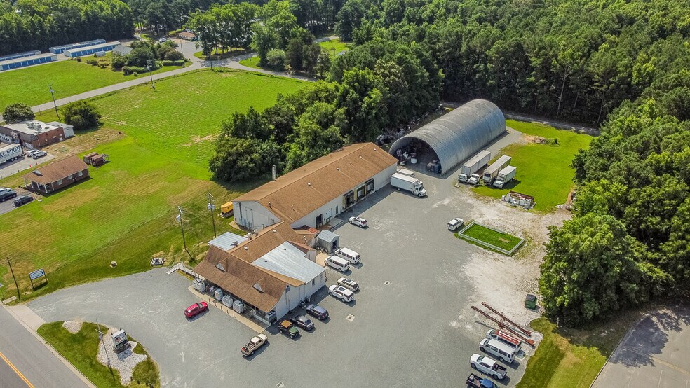 More Photos Of 16552 General Puller Hwy, Deltaville Specialty For Sale