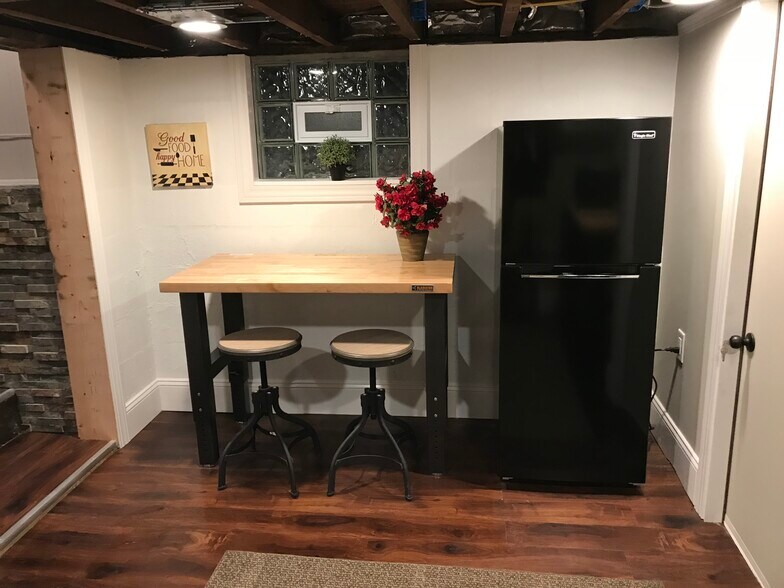 More Photos Of 11058 Shook Rd, Romulus Office Residential For Sale