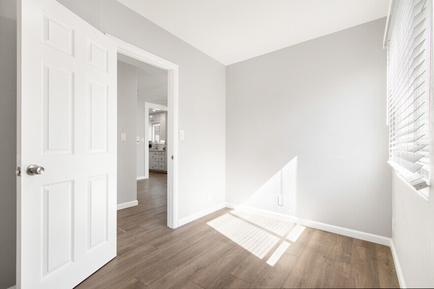 More Photos Of 411 G St, Chula Vista Apartments For Sale