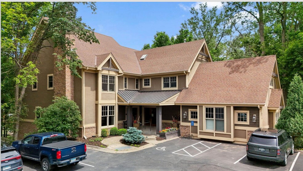 Primary Photo Of 825 Wayzata Blvd E, Wayzata Office For Sale