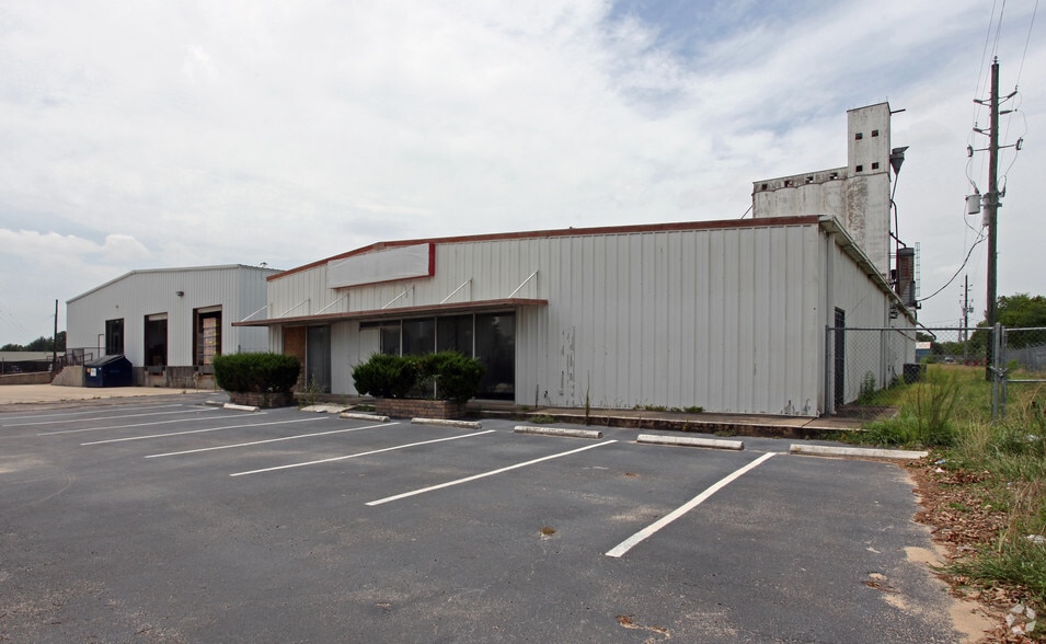 More Photos Of 1005 Katyland Dr, Katy Warehouse For Lease