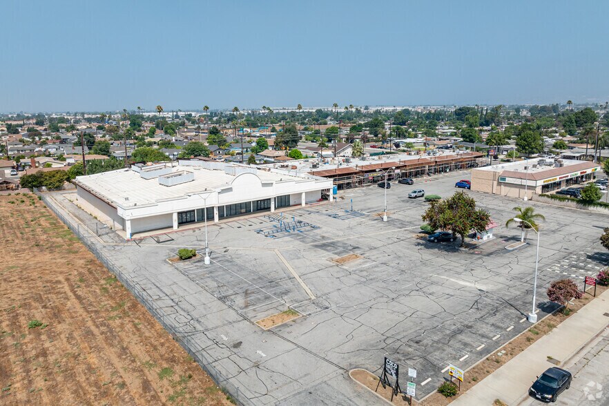 More Photos Of 321 N Vincent Ave, Covina General Retail For Lease