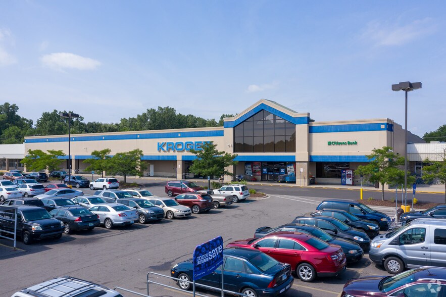 More Photos Of 124-210 Merriman Rd, Westland Storefront For Lease