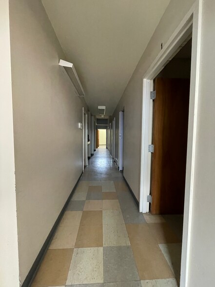 More Photos Of 203-205 W Pike St, Covington Storefront Retail Residential For Lease