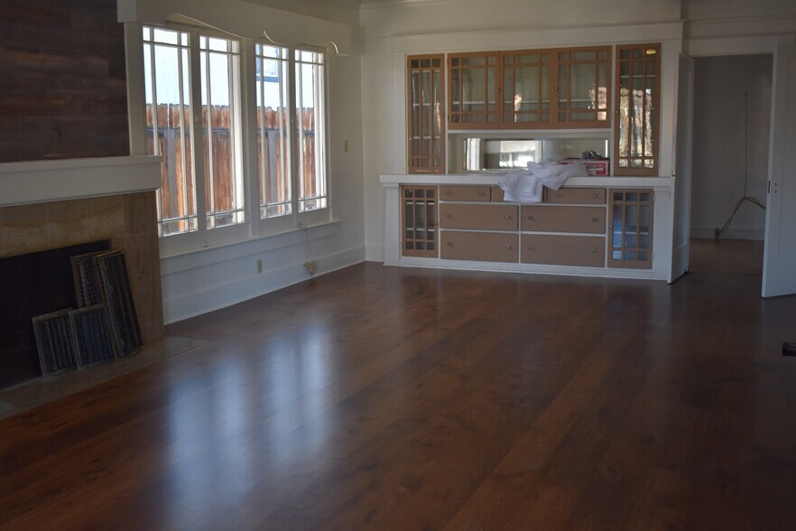 More Photos Of 72 Burns St, Reno Storefront Retail Residential For Lease