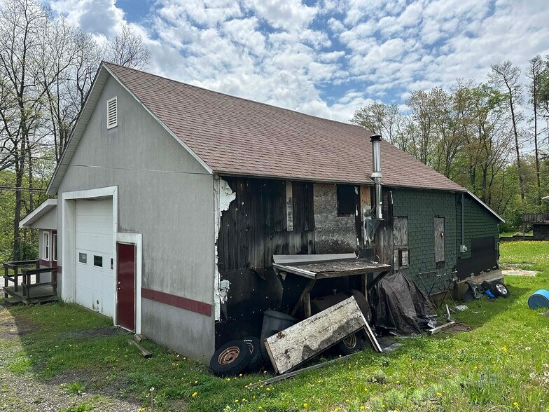 More Photos Of 1642-1646 PA-307, Dalton Auto Repair For Sale