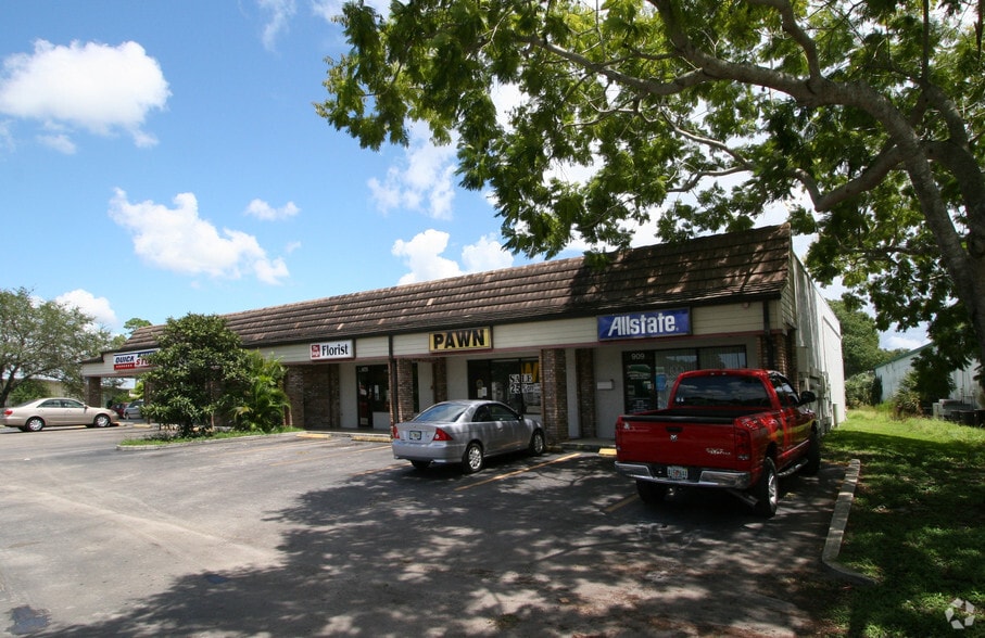 More Photos Of 5940 Palmer Blvd, Sarasota Unknown For Lease