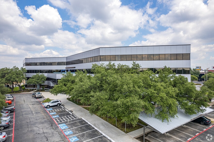 More Photos Of 5728 Lyndon B Johnson Fwy, Dallas Office For Lease