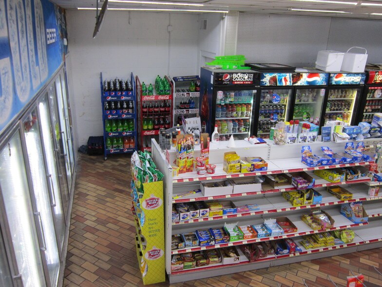 More Photos Of 2301 Lackey St, Lumberton Convenience Store For Sale