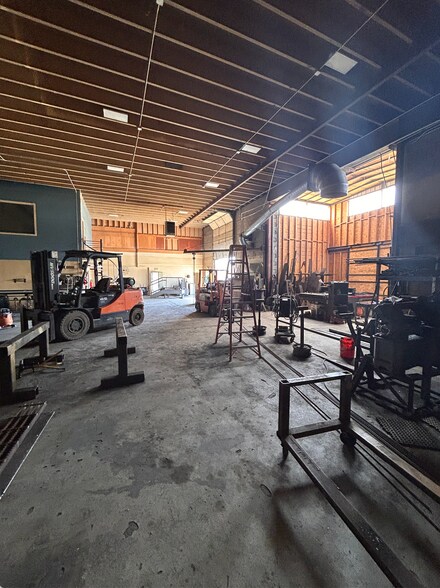 More Photos Of 122 Navajo St, Salt Lake City Manufacturing For Lease