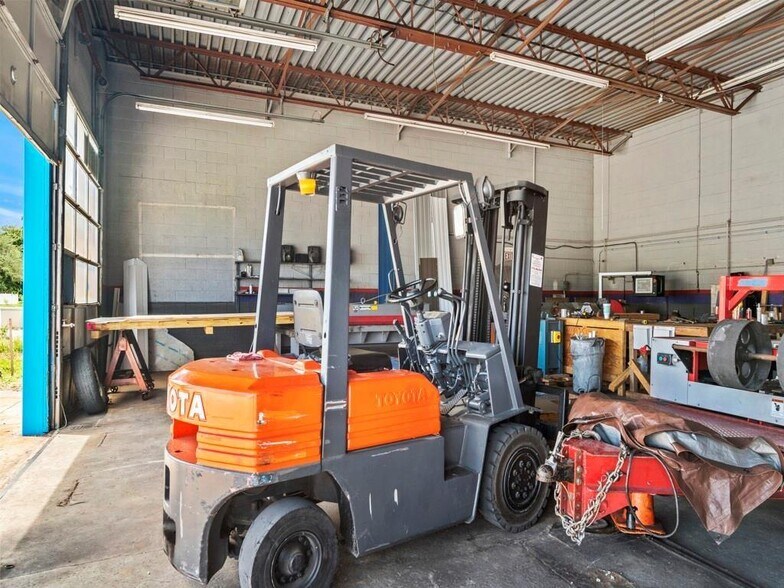 More Photos Of 415 US Highway 1, Vero Beach Freestanding For Sale
