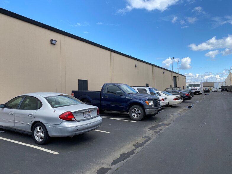 More Photos Of 6939 Power Inn Rd, Sacramento Warehouse For Sale
