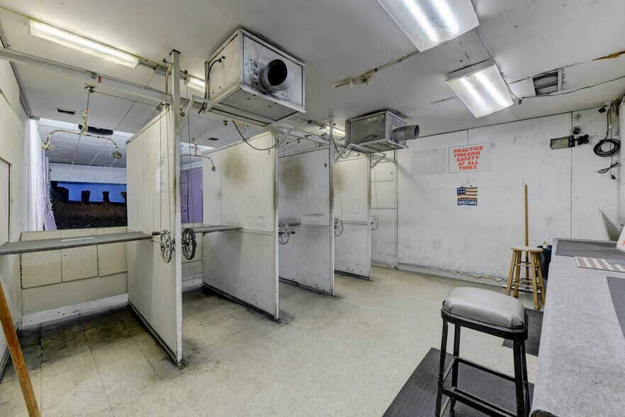 More Photos Of 135 E Main St, Glenwood General Retail For Sale