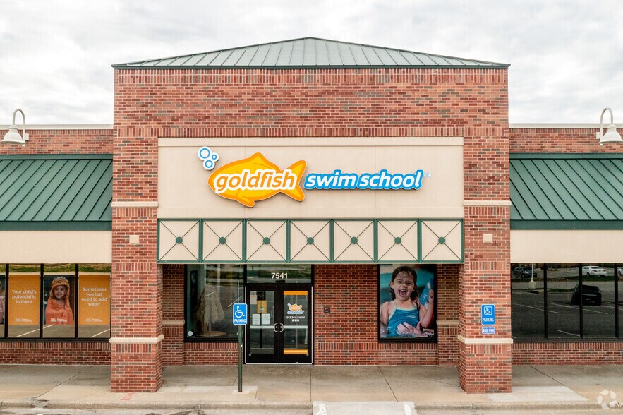 More Photos Of 7541-7579 W 119th St, Overland Park Unknown For Lease