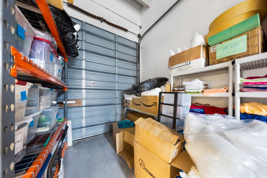 More Photos Of 2693 W 76th St, Hialeah Warehouse For Sale