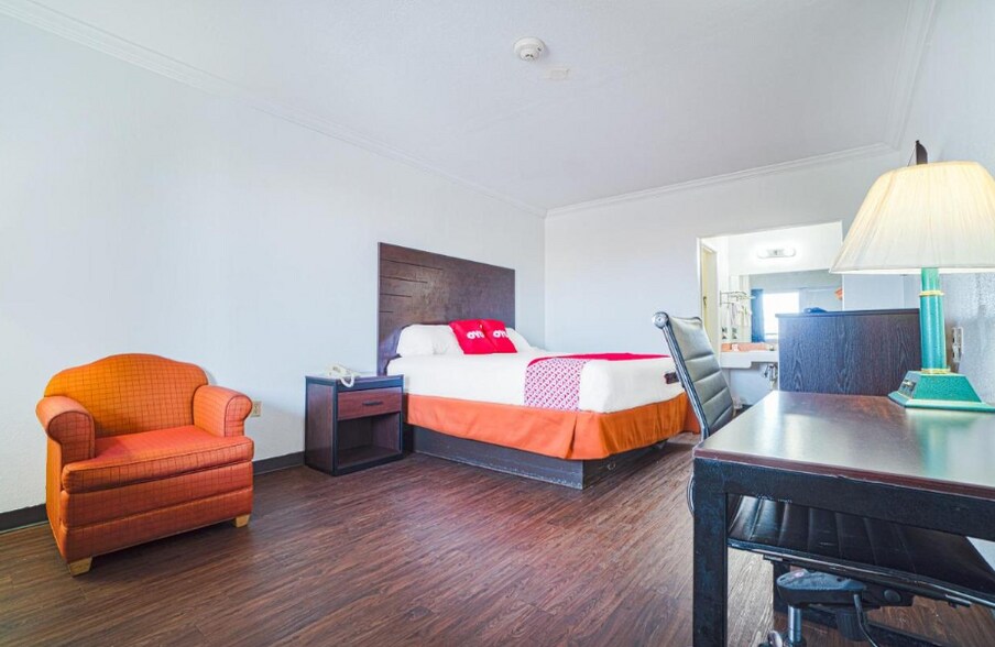 More Photos Of 3334 S US Highway 77 Byp, Kingsville Hotel For Sale