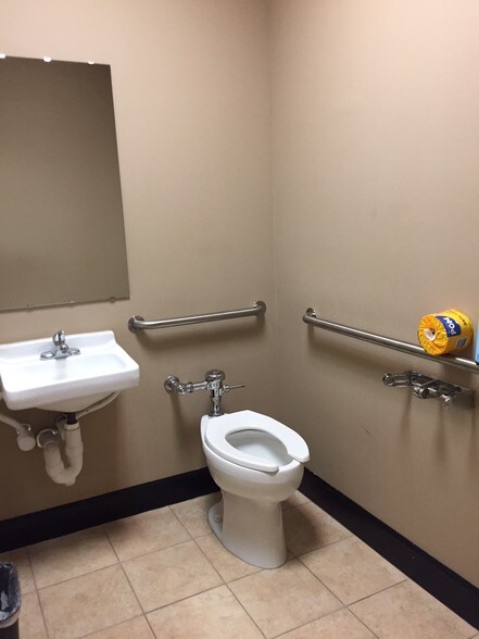 More Photos Of 11700 Us-59, Houston Medical For Lease