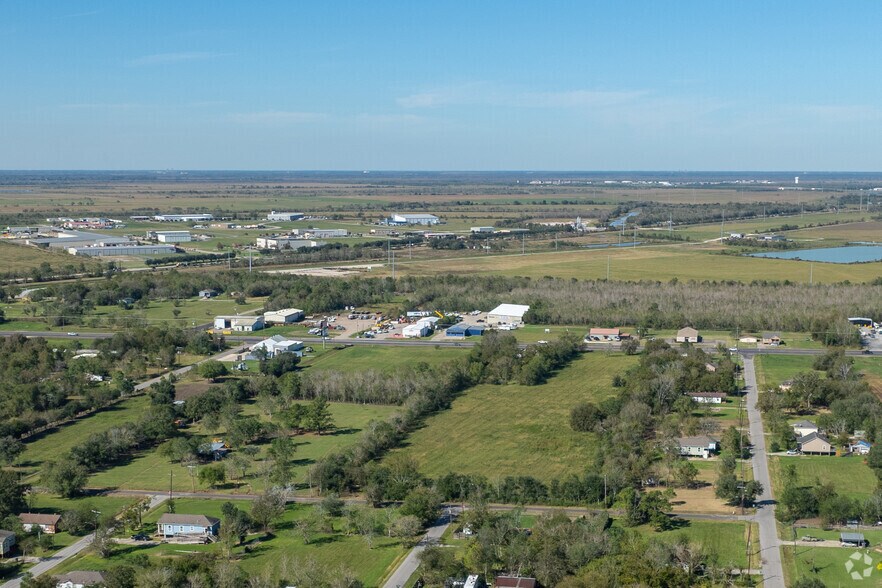More Photos Of 105 W 365 Hwy, Port Arthur Warehouse For Lease