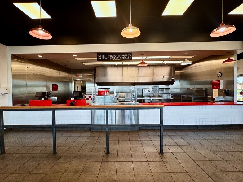 More Photos Of 5015 Hinkleville Rd, Paducah Restaurant For Lease