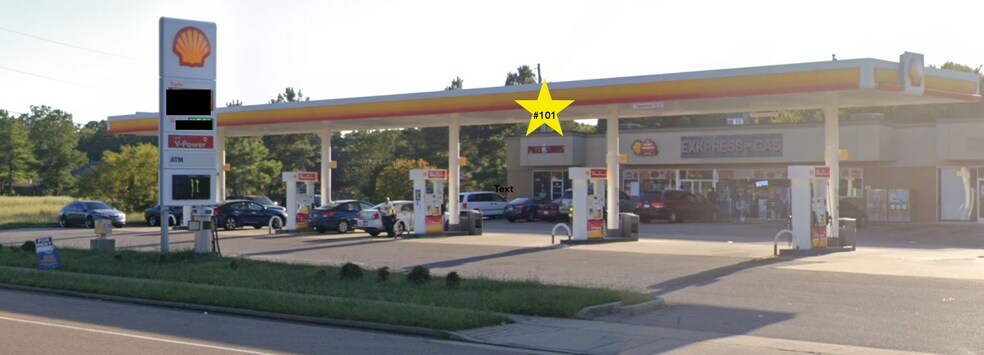 Primary Photo Of 4791 Hacks Cross Rd, Memphis Service Station For Lease