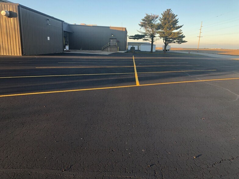 More Photos Of 100 Rayovac Ct, Fennimore Manufacturing For Lease