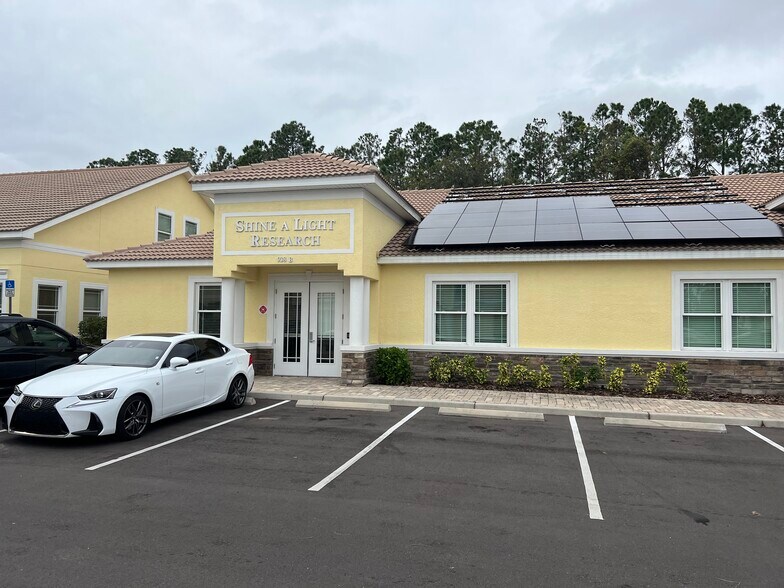 Primary Photo Of 938 Cypress Village Blvd, Sun City Center Medical For Lease