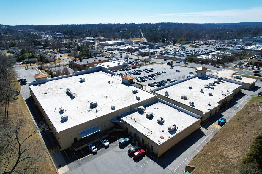 More Photos Of 1801-1849 York Rd, Lutherville Timonium Unknown For Sale