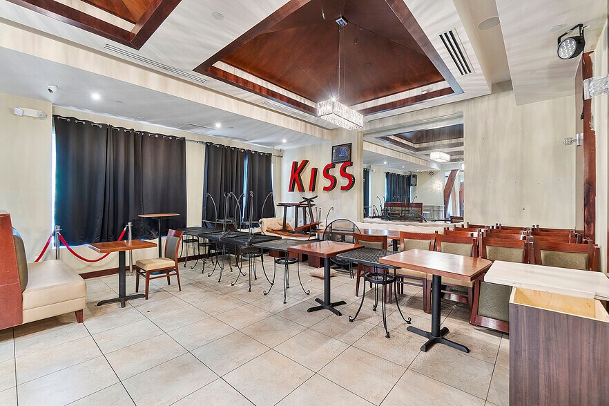 More Photos Of 401 W Atlantic Ave, Delray Beach Storefront Retail Office For Lease