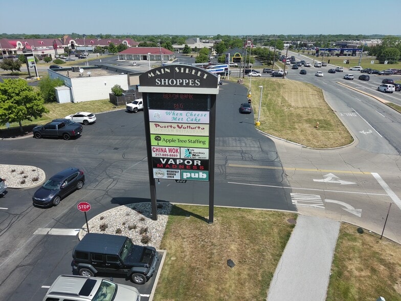 More Photos Of 893 E Main St, Greenwood Storefront For Lease