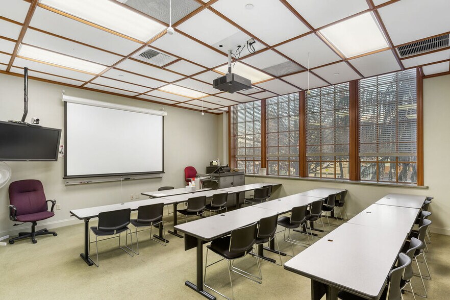 More Photos Of 102 S Euclid Ave, Sandpoint Medical For Lease
