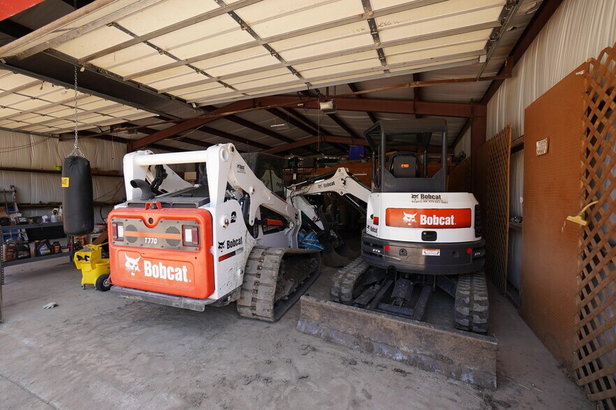 More Photos Of 54450 E Highway 85A, Afton Service For Sale