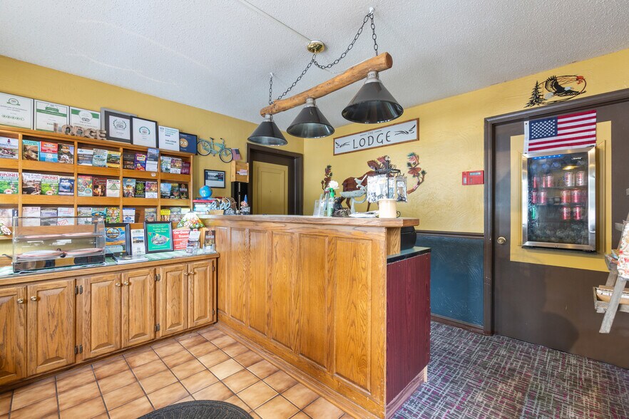 More Photos Of 3031 E Van Buren, Eureka Springs Hotel For Sale