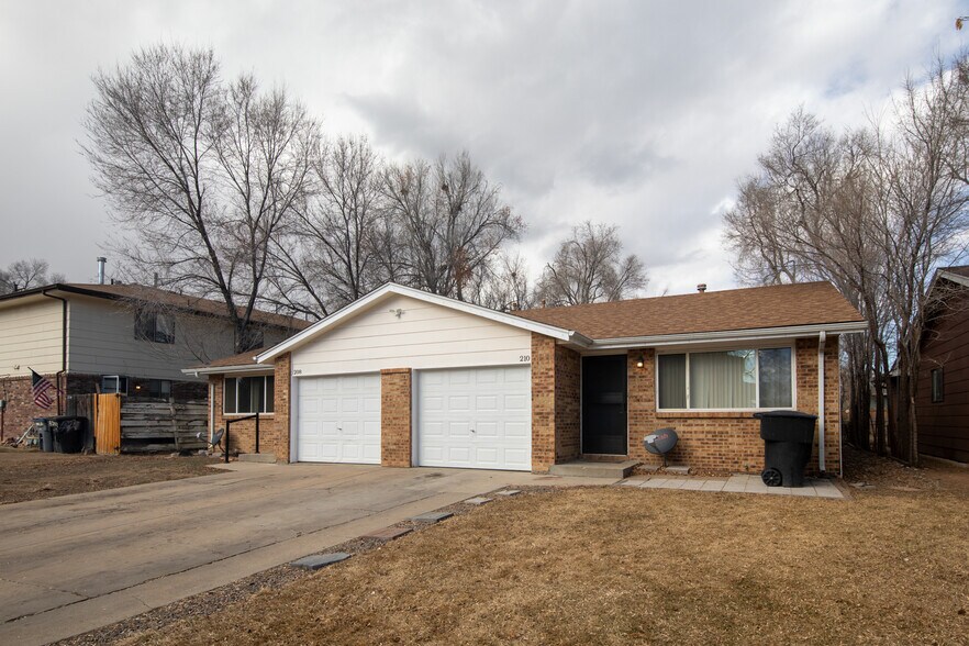 More Photos Of 208 E Saint Clair Ave, Longmont Apartments For Sale