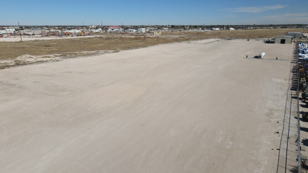 More Photos Of 2605 French dr, Hobbs Industrial For Lease