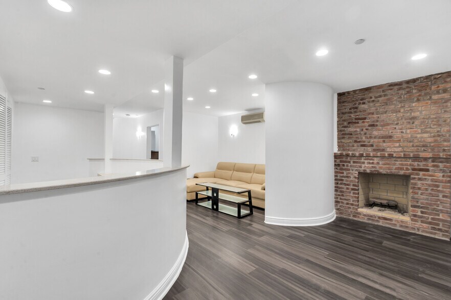 More Photos Of 244 E 32nd St, New York Apartments For Lease