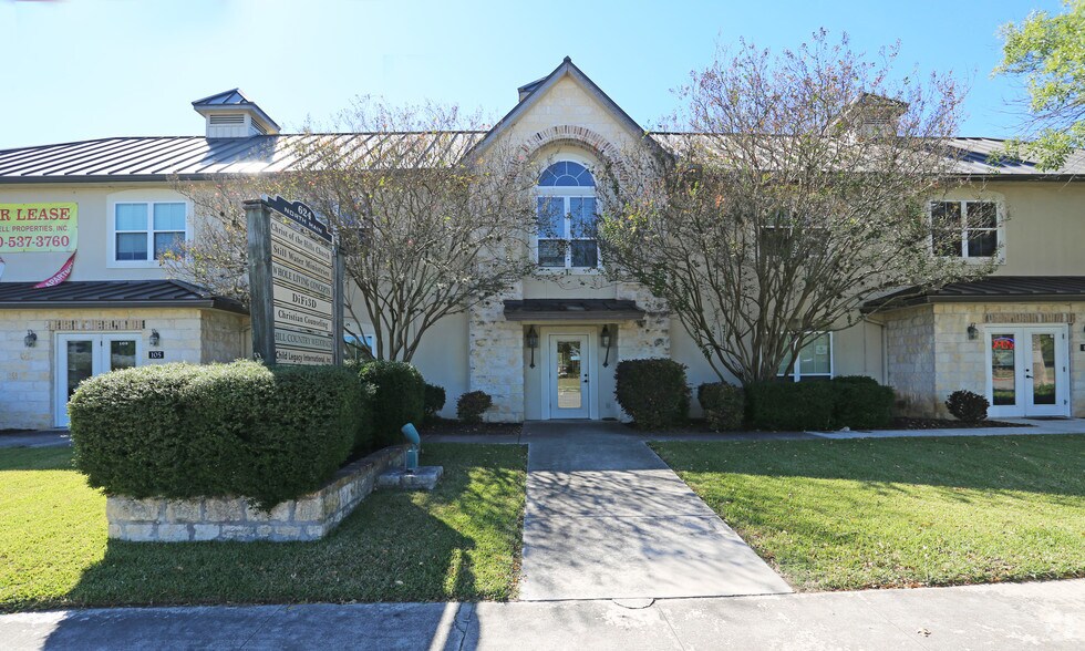 More Photos Of 624 N Main St, Boerne Office For Sale