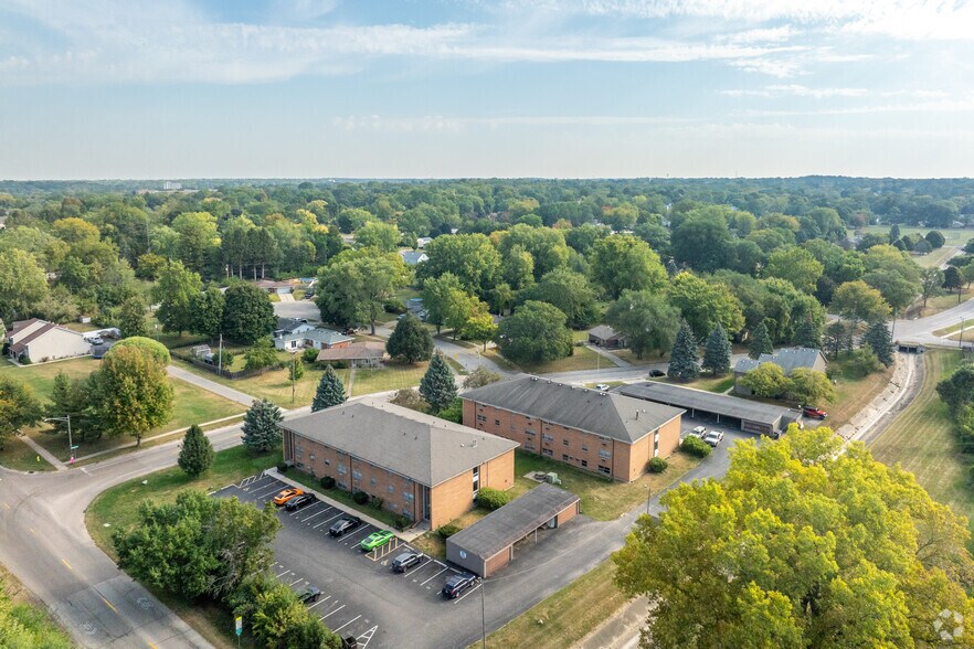 More Photos Of 2425 Wesleyan Ave, Rockford Apartments For Sale