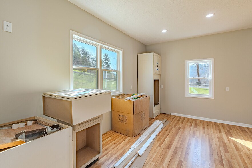 More Photos Of 12 Scenic Rd, Fries General Retail For Sale