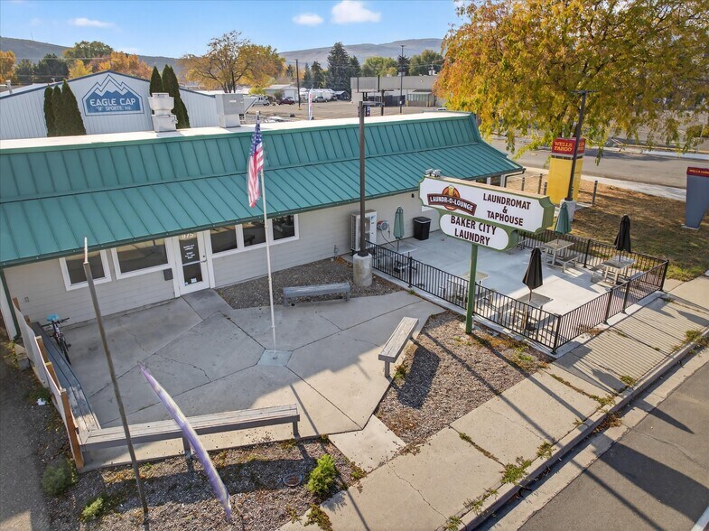 More Photos Of 975 Campbell St, Baker City General Retail For Sale