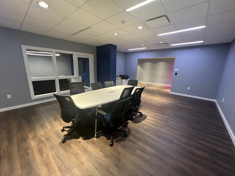 More Photos Of 1000 Gregg St, Carnegie Warehouse For Lease