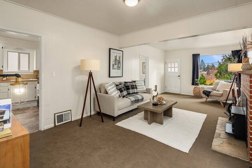 More Photos Of 5011 5th Ave NE, Seattle Apartments For Sale